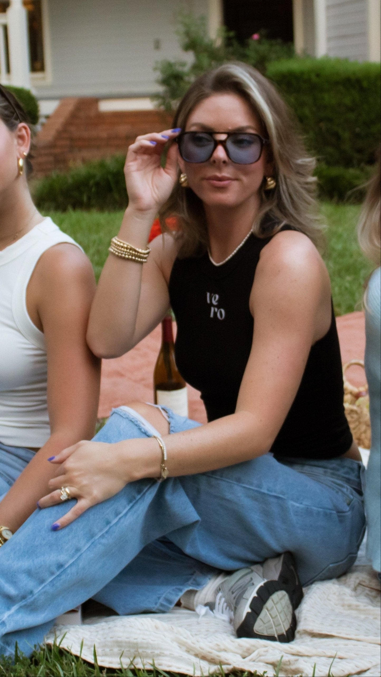 Vero Signature Ribbed Tank -- Black